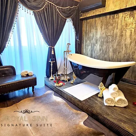 Royal Sinn Signature