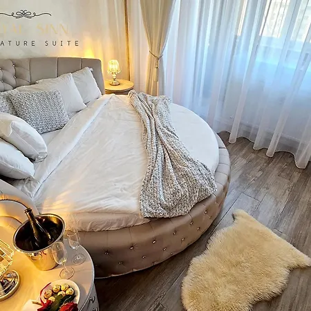 Royal Sinn Signature *