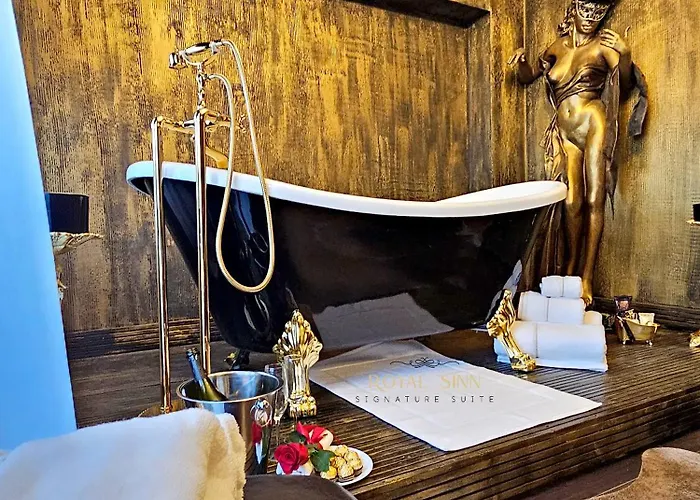 Royal Sinn Signature